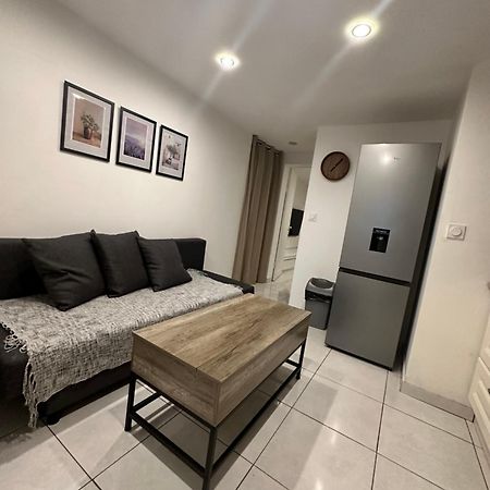 Jolie Appartement Nice Proche Mer Et Aeroport Une Chambre Plus Salon Avec Cuisine Екстериор снимка
