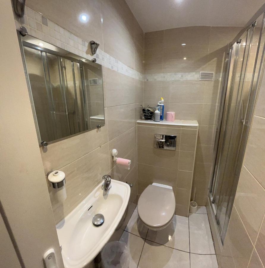 Jolie Appartement Nice Proche Mer Et Aeroport Une Chambre Plus Salon Avec Cuisine Екстериор снимка